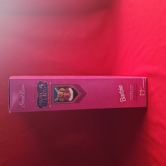 Vintage Barbie Midieval Lady - Picture 7 of 8